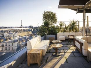 Terrasse sur le toit avec vue, dans le nouvel hôtel La Fondation.