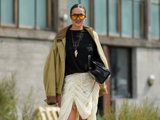 Le collier en fil des 90s fait un retour remarqué (ici à la Fashion Week de Copenhague) - Getty Images