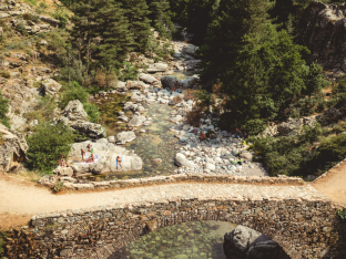 La Corse fait partie des destinations européennes où c'est encore l'été en octobre - Unsplash (Christian Lendl)