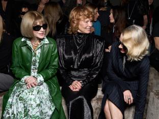 pamela anderson fashion week defile mugler paris