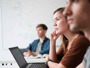 studenten klas laptop