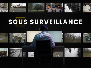 Sous surveillance grand-format sur les caméras dans l'espace public