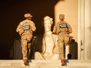 Leden van de Nationale Garde in Washington D.C. in oktober.