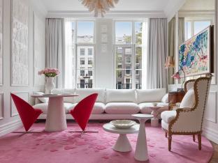 De Flower Collector's Suite in The Pulitzer Amsterdam
