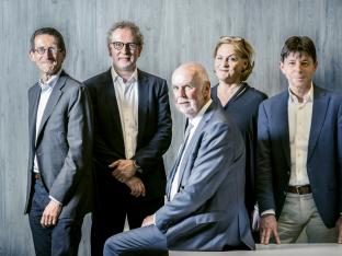 De Commissie der Wijzen van Trends: Etienne De Callataÿ, Marc De Vos, Jan Smets, Bea Cantillon en Johan Van Gompel.