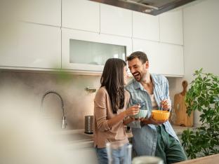 Les DINKs sont les couples à deux revenus mais sans enfants.