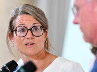 Anneleen Van Bossuyt (N-VA), minister van Asiel en Migratie, tijdens debat over asielopvang in België