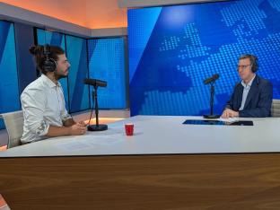 Veerle Hegge, vrouw van Bart De Wever, met haar boek over eetstoornissen dat politieke impact heeft