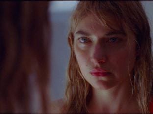 Kristen Stewart réalise son premier film, The Chronology of Water