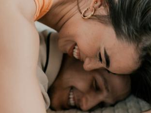 trio met een andere vrouw