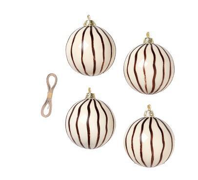Handgeschilderde glazen kerstballen (set van 4) - € 25 - Ferm Living.