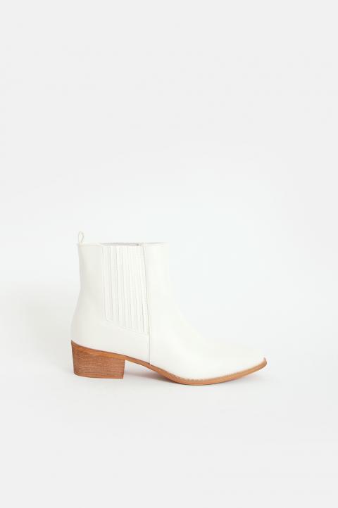 witte laarsjes trend