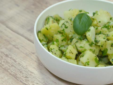 Kruidige aardappelsalade