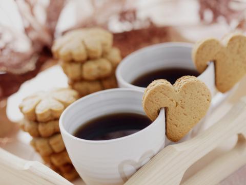 Zo presenteer je op een leuke manier koekjes bij de koffie!