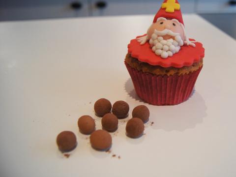 Zo maak je schattige Sinterklaascupcakes