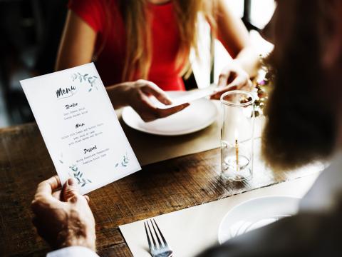 Vous choisissez le plat le plus cher au resto? Voici la raison! 1