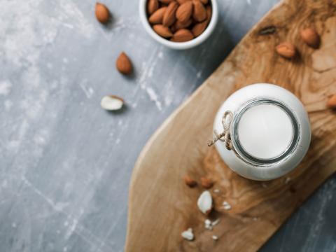 Comment faire du lait d'amande maison? (vidéo)