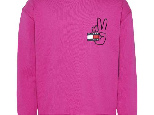 Roze sweater met een vredevolle boodschap (89,90 euro), van Tommy Jeans.