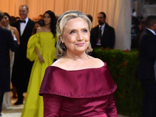 Former US Secretary of States Hillary Clinton arrives for the 2022 Met Gala at the Metropolitan Museum of Art on May 2, 2022, in New York. - The Gala raises money for the Metropolitan Museum of Art's Costume Institute. The Gala's 2022 theme is "In America: An Anthology of Fashion". (Photo by ANGELA  WEISS / AFP)