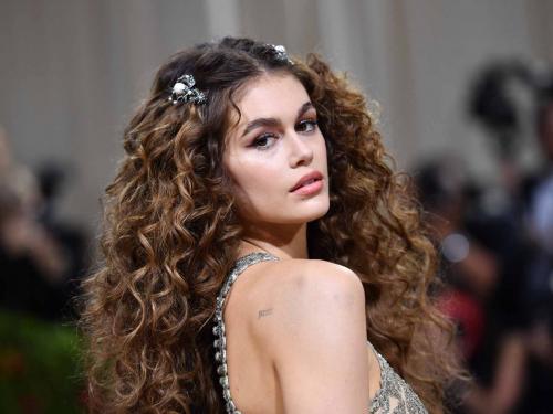 US model Kaia Gerber arrives for the 2022 Met Gala at the Metropolitan Museum of Art on May 2, 2022, in New York. - The Gala raises money for the Metropolitan Museum of Art's Costume Institute. The Gala's 2022 theme is "In America: An Anthology of Fashion". (Photo by ANGELA WEISS / AFP)