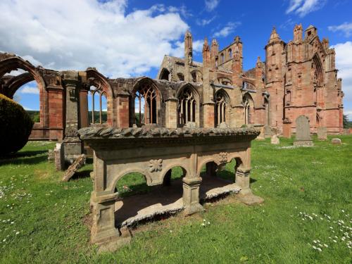 Scotland. Cloister Melrose. Melrose Abbey. Builds About 1136. Graves. (Photo by: Bildagentur-online/Universal Images Group via Getty Images)