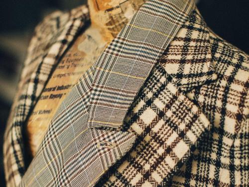 Un blazer à double boutonnage (‘Dear Joe Duo Jacket’), une pièce d’archive de sa Upcycle Couture Collection.