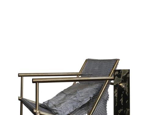 Chaise en treillis métallique et acier, Chanel Kapitanj, chanelkapitanj.com