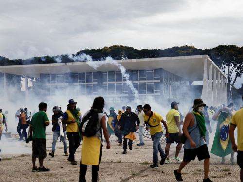 Aanhangers van de Braziliaanse ex-president Jair Bolsonaro demonstreren tegen president Luiz Inacio Lula da Silva, buiten het Planalto-paleis in Brasilia, Brazilië.