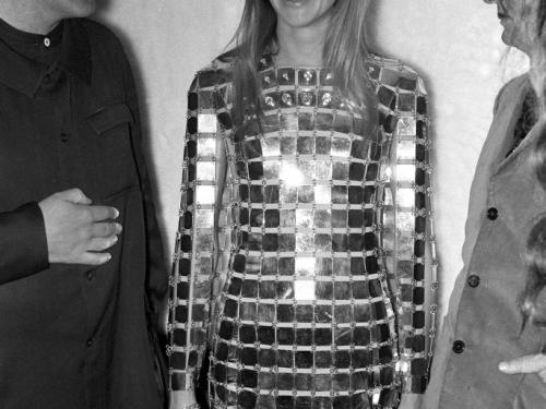 Françoise Hardy et Salvador Dali en Paco Rabanne en mai 1968.