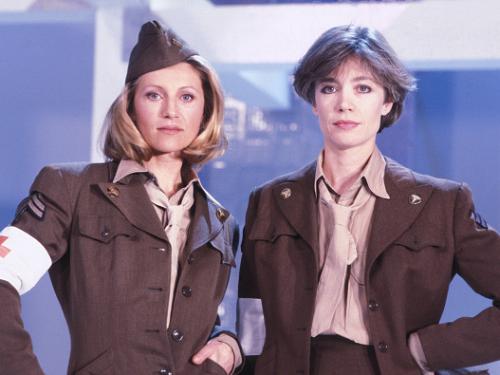 Sheila et Françoise Hardy sur le plateau de l'émission 'Formule à Paris en mars 1984.