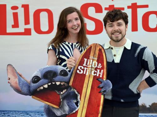 Heel wat bekende gezichten passeerden de ‘rode loper’.