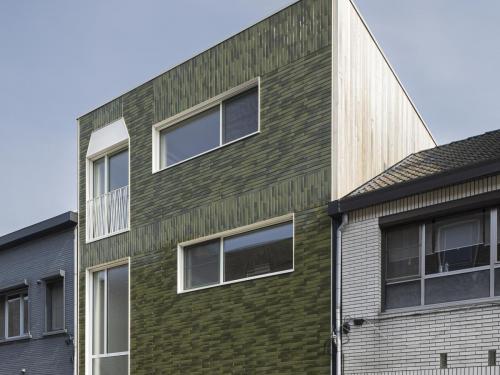 De woning werd prefab gebouwd.
