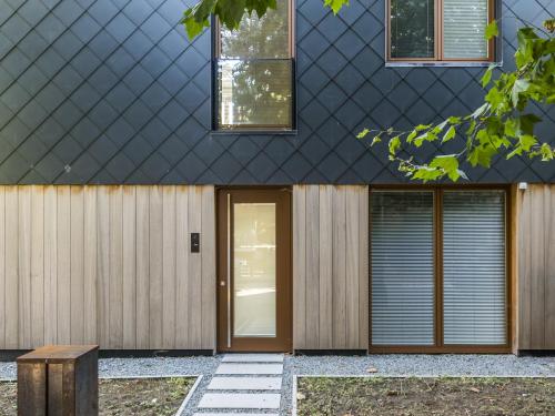 Een oude woning maakte plaats voor een toekomstgerichte woning.
