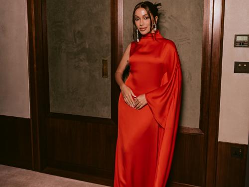 On 1 December, Amelia Gray, Anitta, Emily Ratajkowski and Yasmin Wijnaldum unveiled a glimpse of the upcoming Stella McCartney H&M collection at the Fashion Awards in London.



Anitta dressed in Stella McCartney H&M.