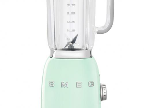 Blender in 50’s stijl - € 249 - Smeg.