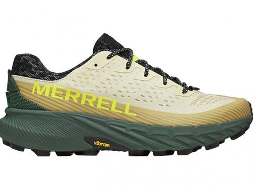 De Care & Repair-service herstelt kleding, (wandel)schoenen en wintersportmateriaal om ze een extra lang leven te geven. Wandelschoen - € 160 – Merrel bij A.S.Adventure.