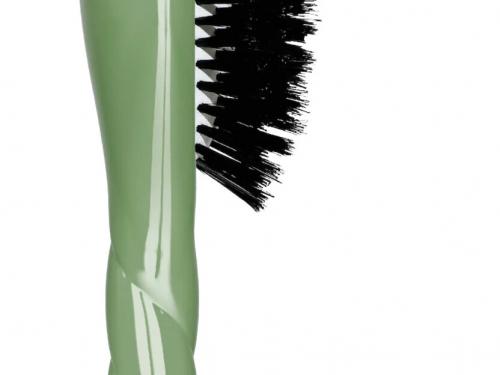Borstel van natuurlijk everzwijnhaar, verdeelt talg over het volledige haar voor minder vette wortels en gezonder haar - vanaf € 98 - La Bonne Brosse bij Skins.