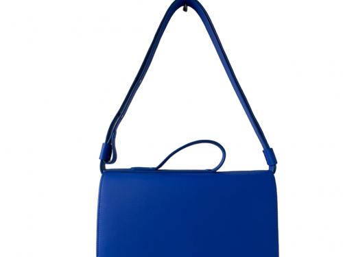Handgemaakte handtas ‘Cosette’ in kleur ‘cobalt’ uit rundleer - € 460 - Eef Theys.
