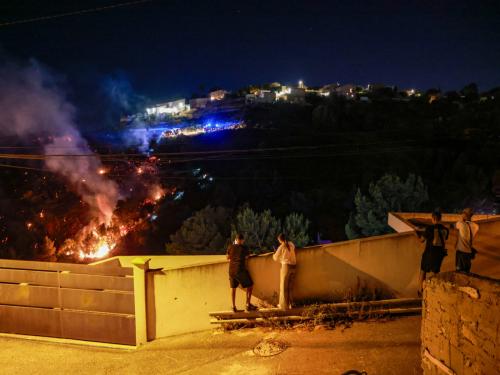 ©PHOTOPQR/LA PROVENCE/Gilles Bader ; Marseille ; 07/07/2025 ; feu dans les quartiers nords dans la nuit de mardi a mercredi des reprises de feu vers le quartier de Verduron a Marseille