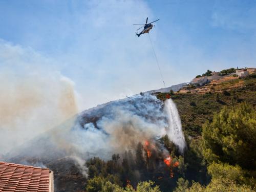 ©PHOTOPQR/LA PROVENCE/Gilles Bader ; Marseille ; 08/07/2025 ; feu dans les quartiers nords