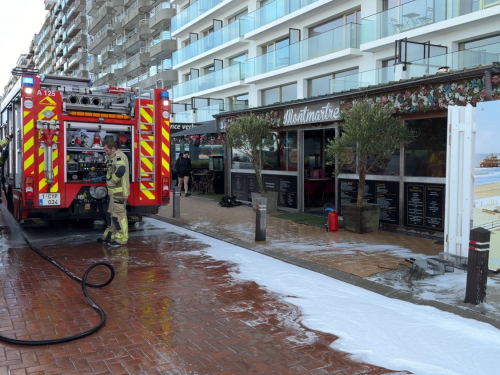 In de keuken van restaurant Montmartre op de Zeedijk in Blankenberge brak woensdagmorgen brand uit. De brandweer was snel ter plaatse. (foto JVM)
