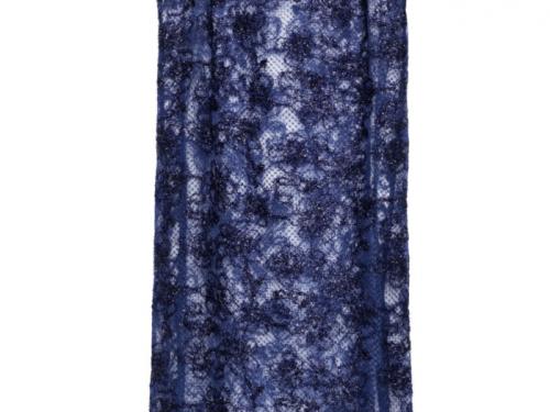 Op een eindejaarsfeest combineer je over een jeans en T-shirt, op warme dagen met een luchtige onderjurk – € 109,99 - CKS.