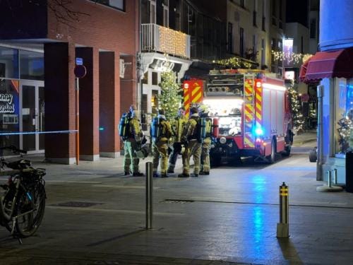 Donderdagavond rond 21.30 uur is brand uitgebroken in een appartement in de Langestraat in Blankenberge. (foto JVM)