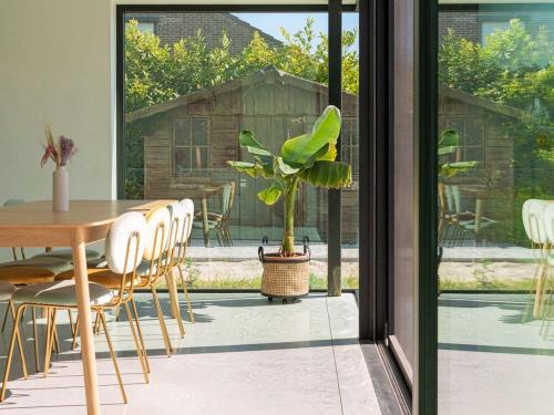 De woning is bijzonder lichtrijk. (foto Senne Van Tricht)