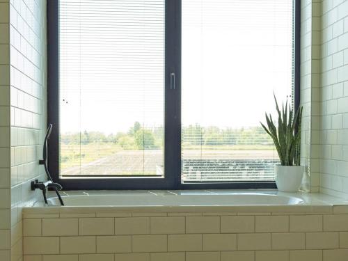 Van overal is er zicht op het omringende landschap. (foto Senne Van Tricht)