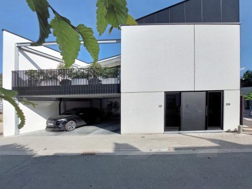 De woning werd ontworpen als een gelijkvloersappartement met een duplex. (foto Geerart De Backer)