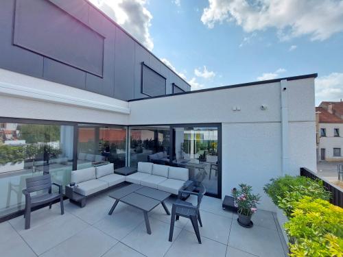 Binnen en buiten vloeien mooi in elkaar over. (foto Geerart De Backer)