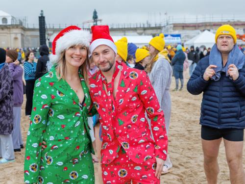 20260103 - Oostende - West-Vlaanderen: Sfeerbeeld - Nieuwjaarsduik - Kw© Foto Kurt bvba0475 / 75 39 89051 / 72 67 39info@fotokurt.bewww.fotokurt.be