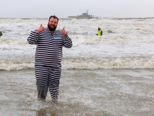 20260103 - Oostende - West-Vlaanderen: Sfeerbeeld - Nieuwjaarsduik - Kw© Foto Kurt bvba0475 / 75 39 89051 / 72 67 39info@fotokurt.bewww.fotokurt.be