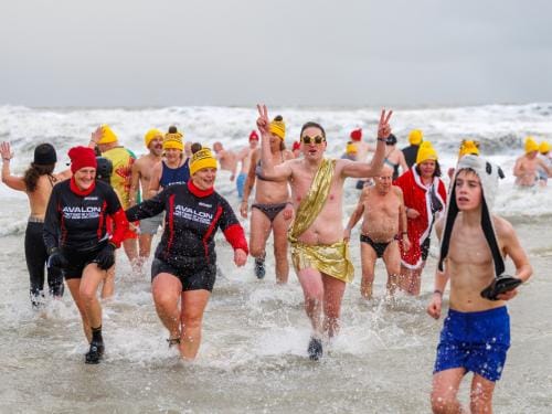 20260103 - Oostende - West-Vlaanderen: Sfeerbeeld - Nieuwjaarsduik - Kw© Foto Kurt bvba0475 / 75 39 89051 / 72 67 39info@fotokurt.bewww.fotokurt.be